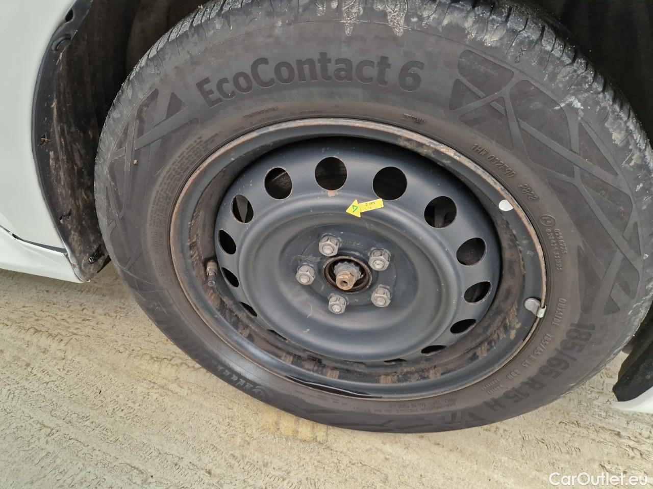  Toyota  Yaris 1.5 Hybrid Eco HYB Auto #24