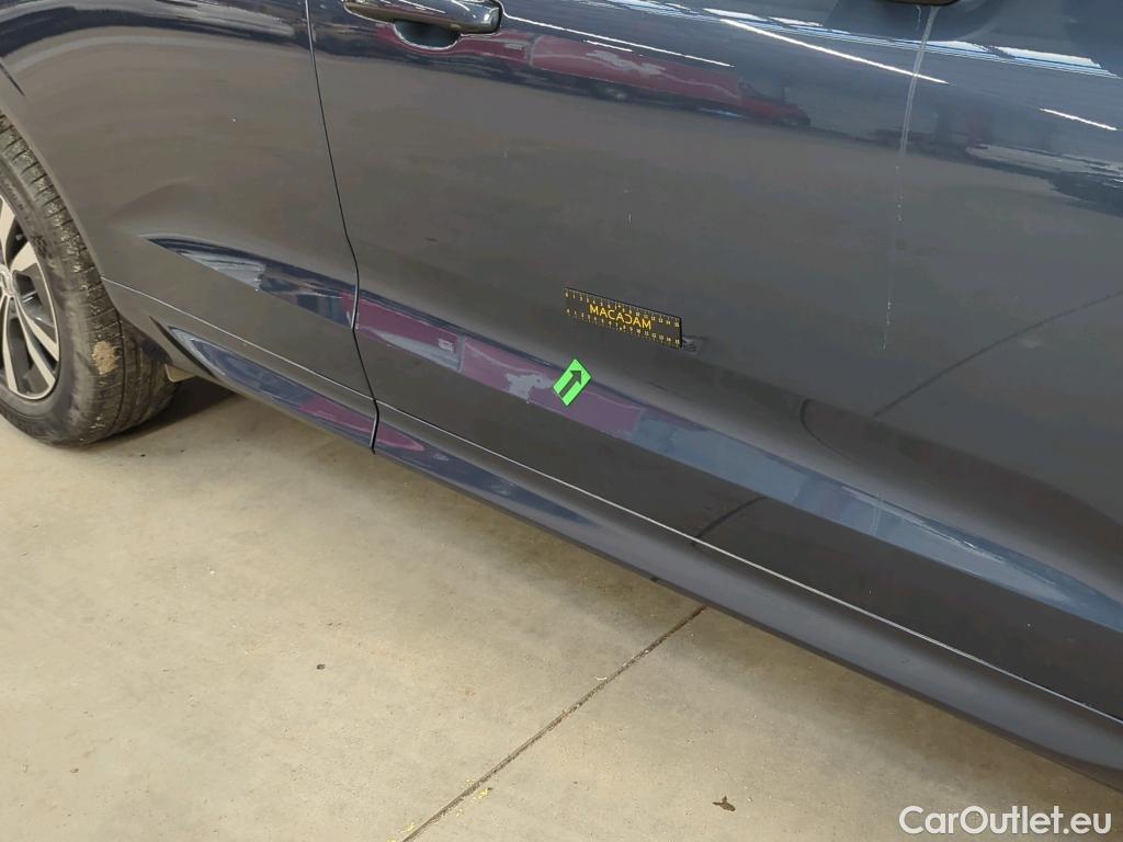  Volvo  XC60 2.0 B4 P 197CP Momentum Pro AT8 #11