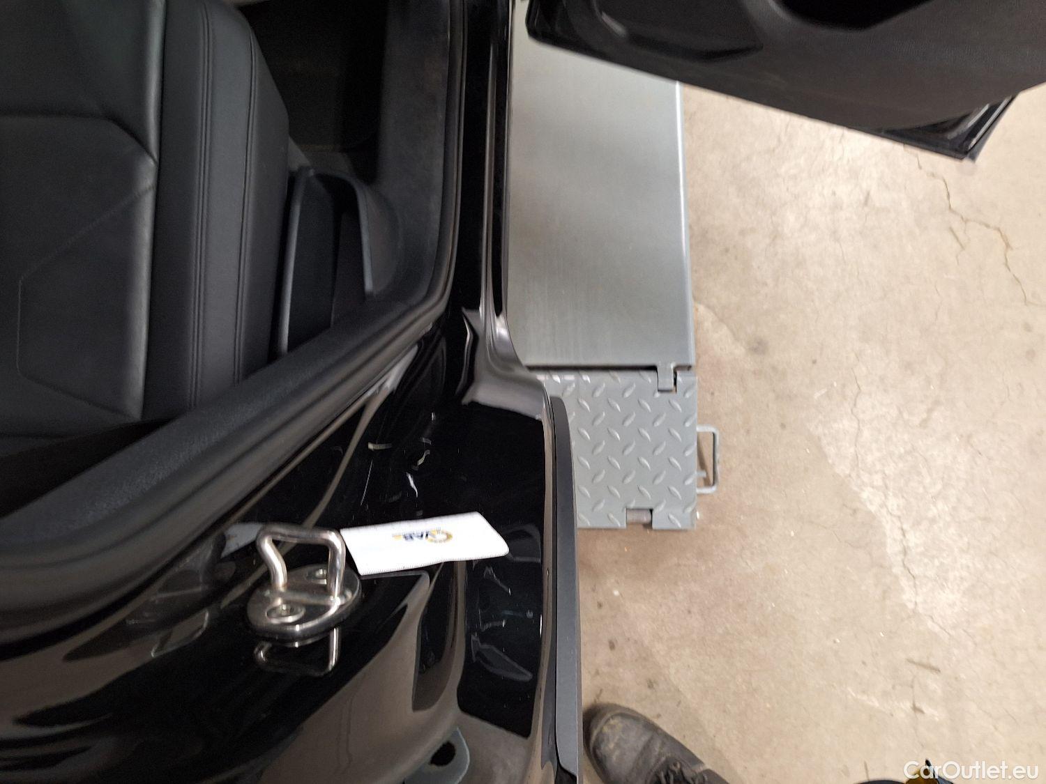  Audi  Q3 Audi,  '18, Audi  35 TDI S Tronic Business Edition 5d #28