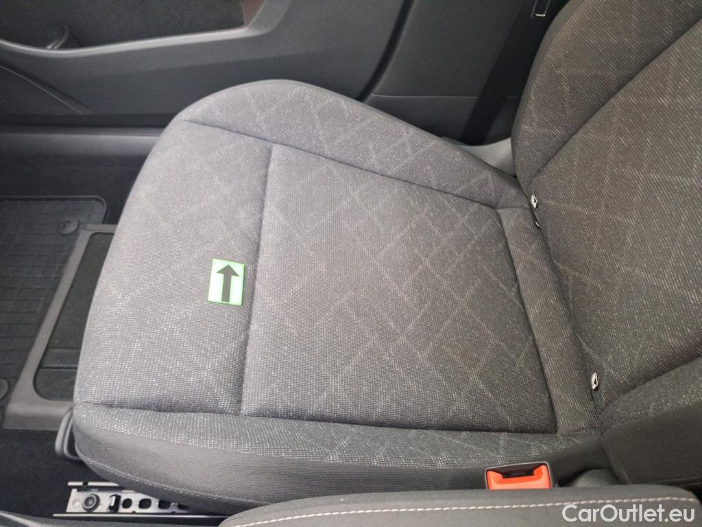  Volkswagen  Golf  1.5 eTSI ACT DSG mild hybrid Life #29