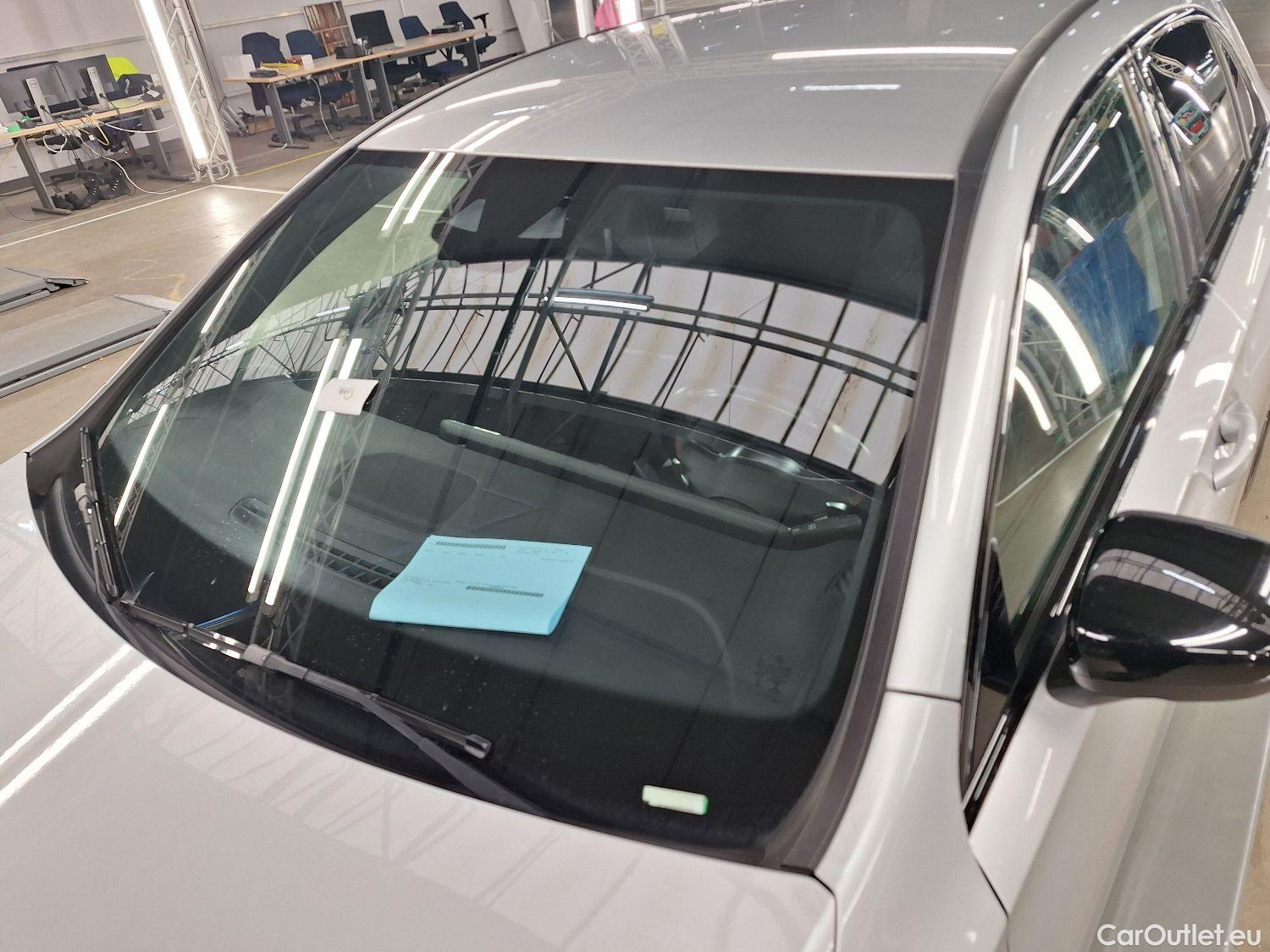  Mercedes  A-Klasse Mercedes, A-Class '18, Mercedes-Benz  A 180 Aut. 5d #42