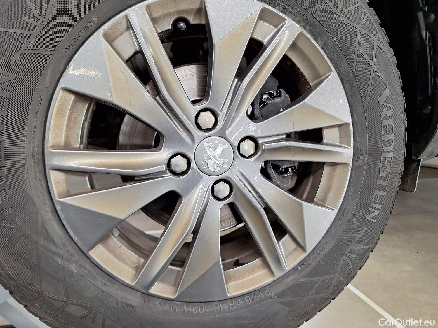  Peugeot  2008 Peugeot,  '19, Peugeot  1.5 BlueHDi 81kW S&S Active Pack 5d #1