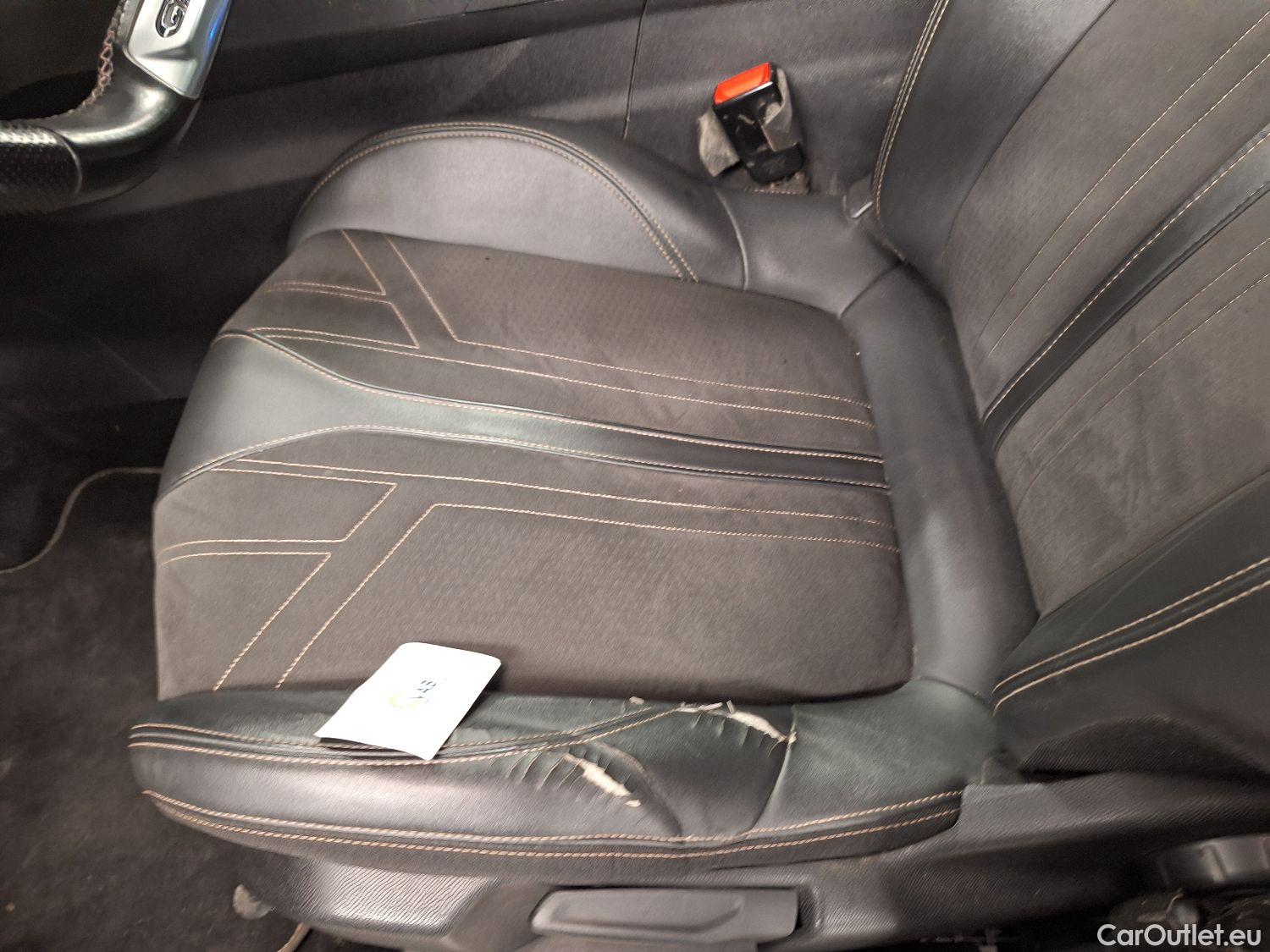  Peugeot  3008 Peugeot,  FL'20, Peugeot  1.5 BlueHDi 96kW S&S EAT8 GT 5d #1