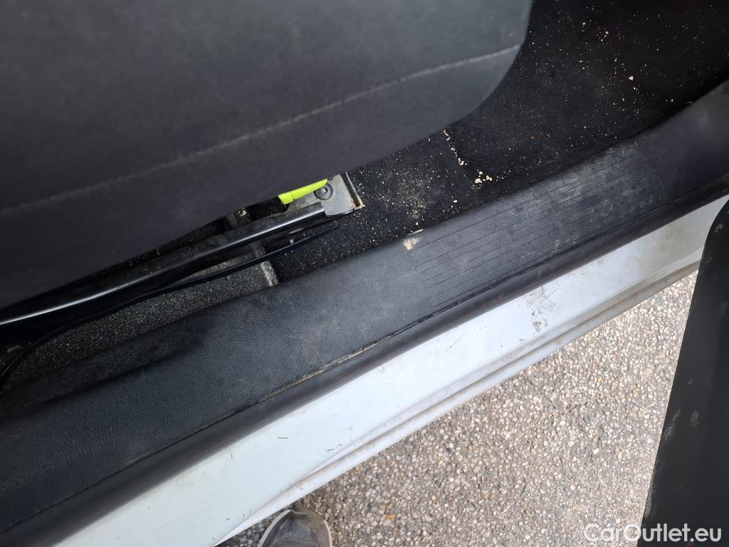  Opel  Combo OPEL  / 2018 / 4P / Fourgonnette 1.5 diesel 100chL1H1/stand CARGO PACK C #46