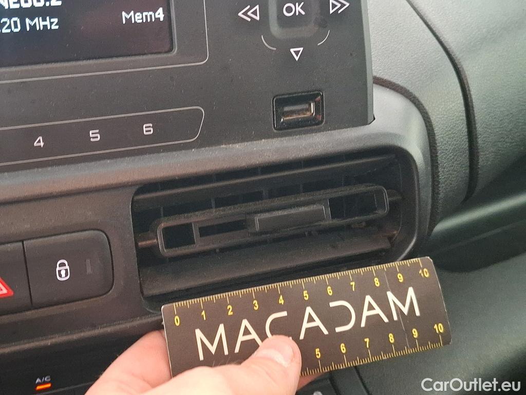  Opel  Combo OPEL  / 2018 / 4P / Fourgonnette 1.5 diesel 100chL1H1/stand CARGO PACK C #25