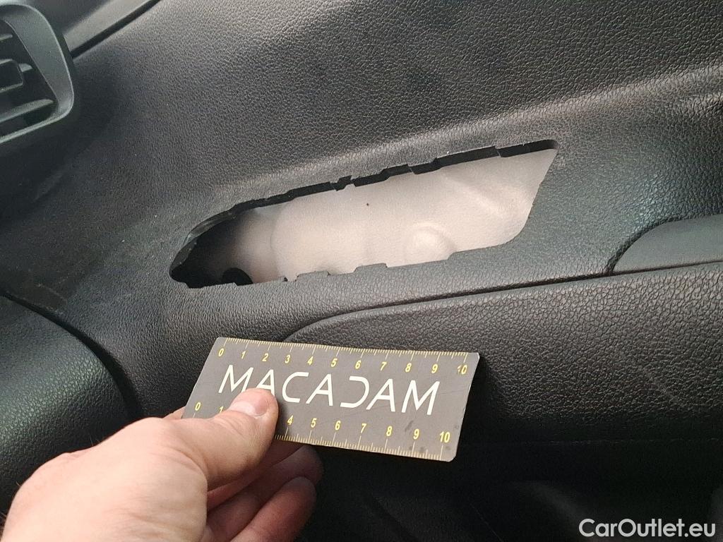  Opel  Combo OPEL  / 2018 / 4P / Fourgonnette 1.5 diesel 100chL1H1/stand CARGO PACK C #23