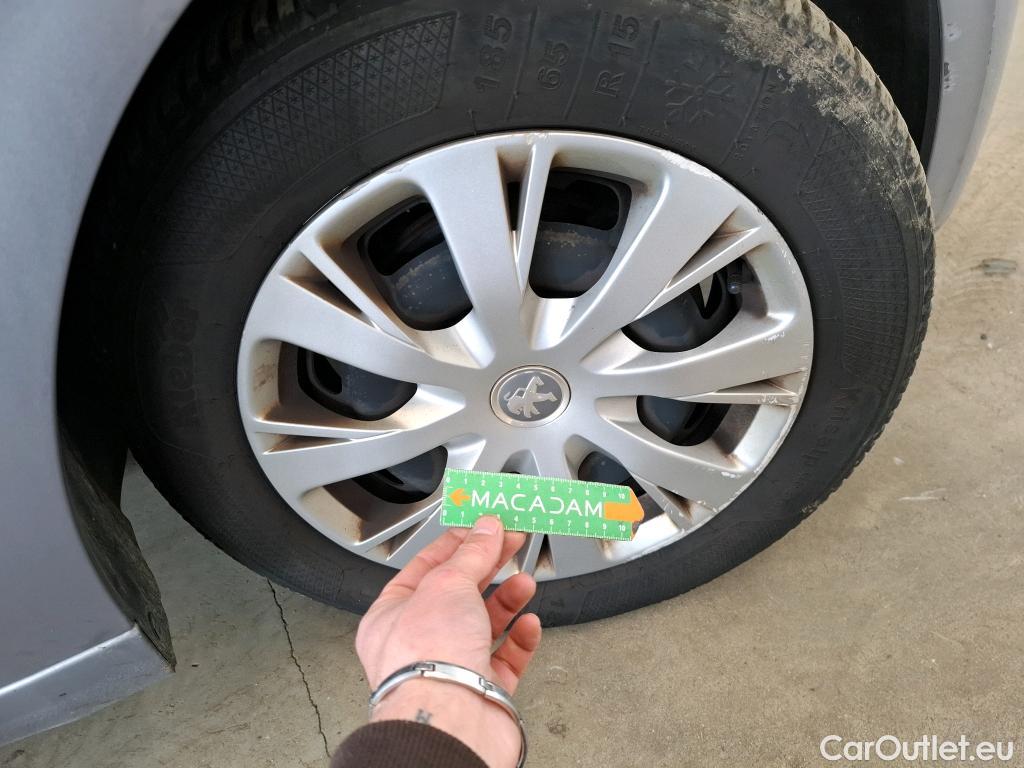  Peugeot  208  Affaire Premium 1.5 HDi 100CV BVM5 E6dT #62