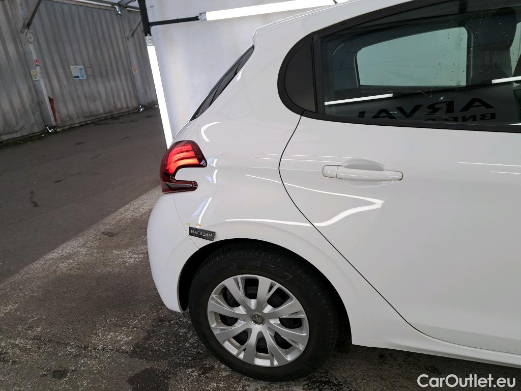  Peugeot  208  Affaire Premium Pack 1.6 HDi 75CV BVM5 E6 #1