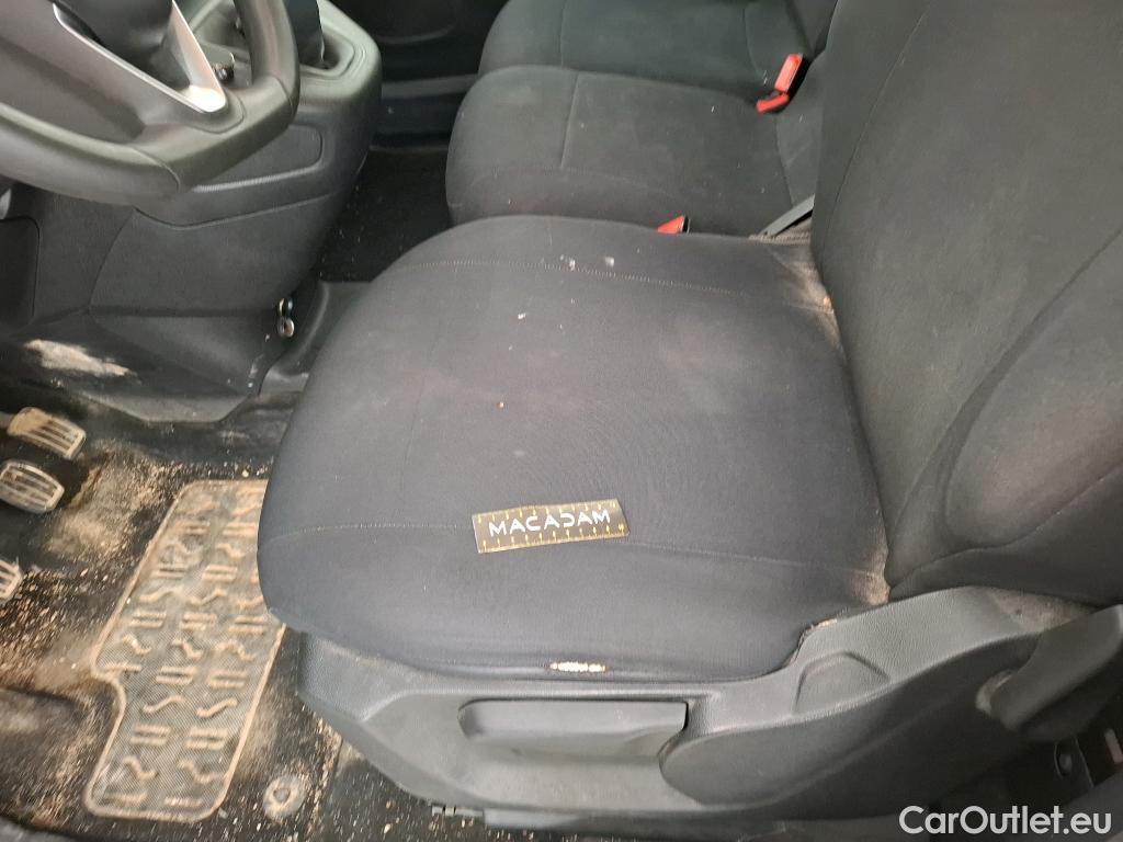  Opel  Combo OPEL  / 2018 / 4P / Fourgonnette 1.5 diesel 100chL1H1/stand CARGO PACK C #27