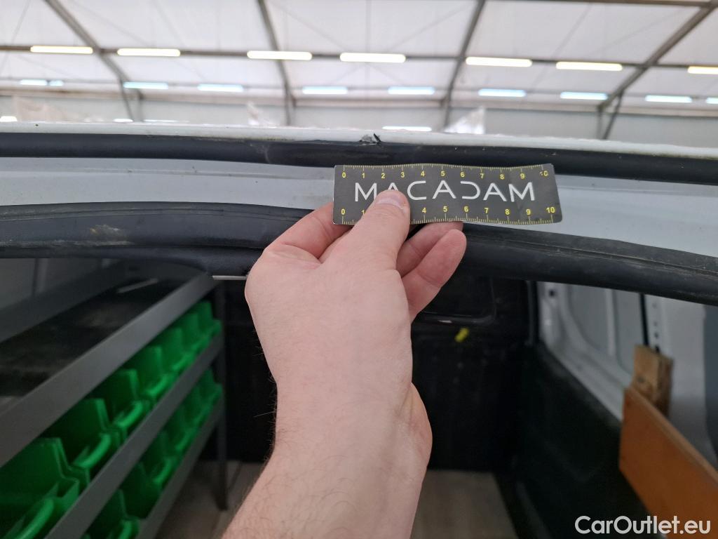  Opel  Combo OPEL  / 2018 / 4P / Fourgonnette 1.5 diesel 100chL1H1/stand CARGO PACK C #39