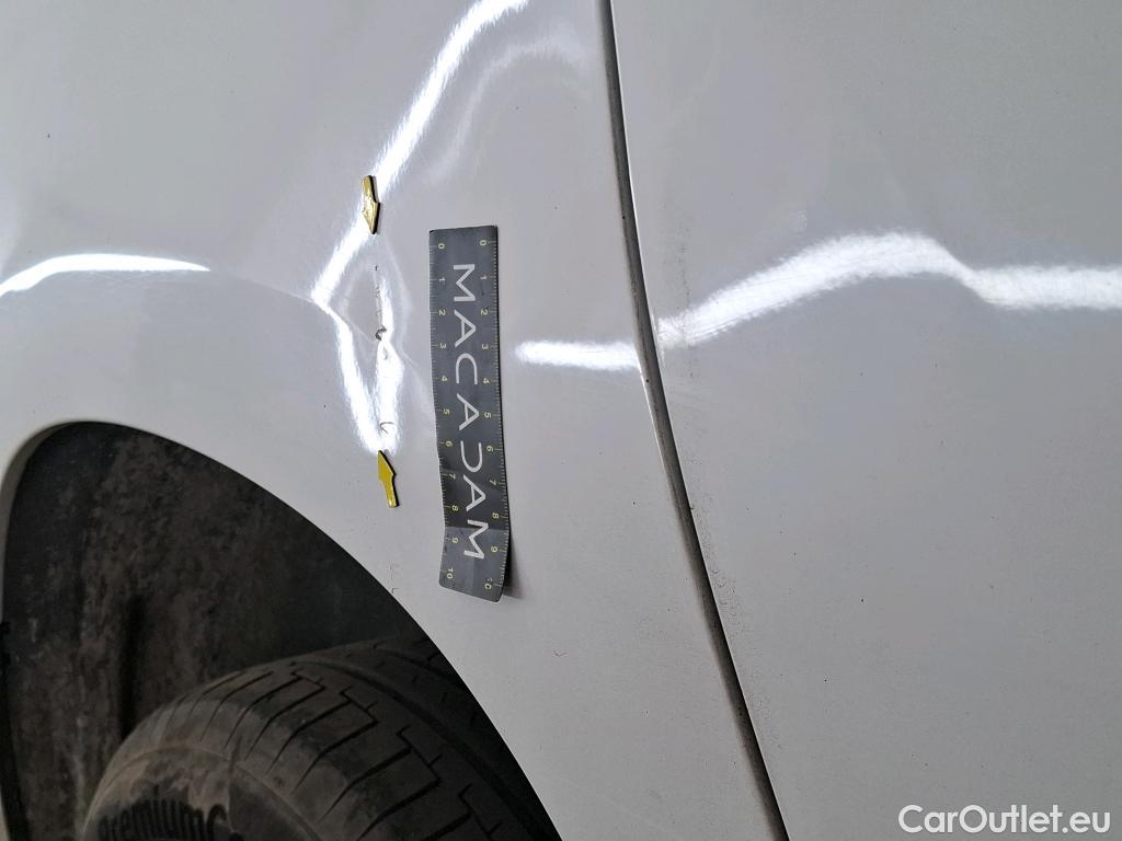  Opel  Combo OPEL  / 2018 / 4P / Fourgonnette 1.5 diesel 100chL1H1/stand CARGO PACK C #37