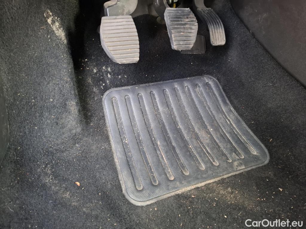  Peugeot  208  Affaire Premium 1.5 HDi 100CV BVM5 E6dT #57