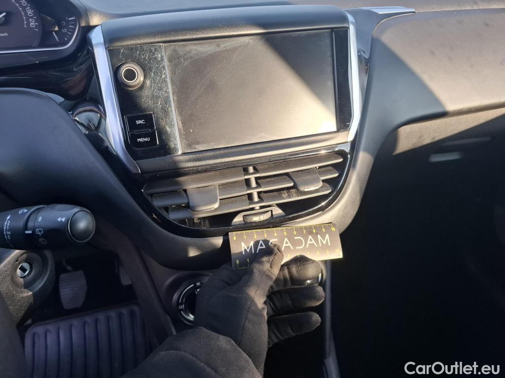  Peugeot  208  Affaire Premium 1.5 HDi 100CV BVM5 E6dT #17