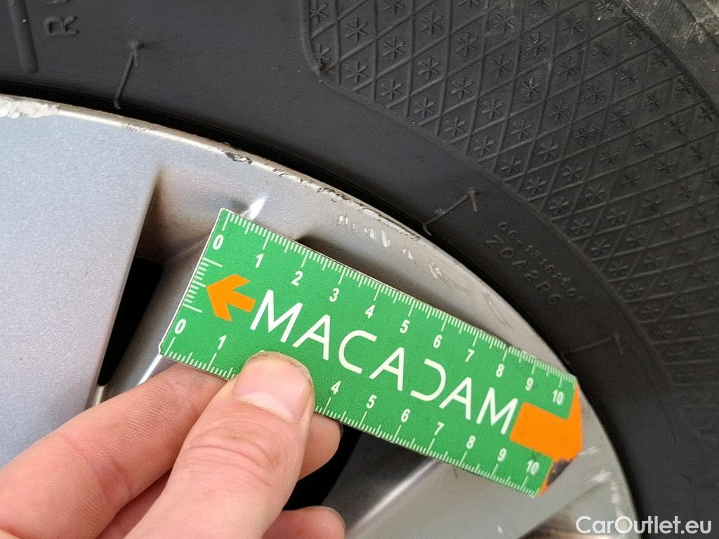  Peugeot  208  Affaire Premium 1.5 HDi 100CV BVM5 E6dT #64