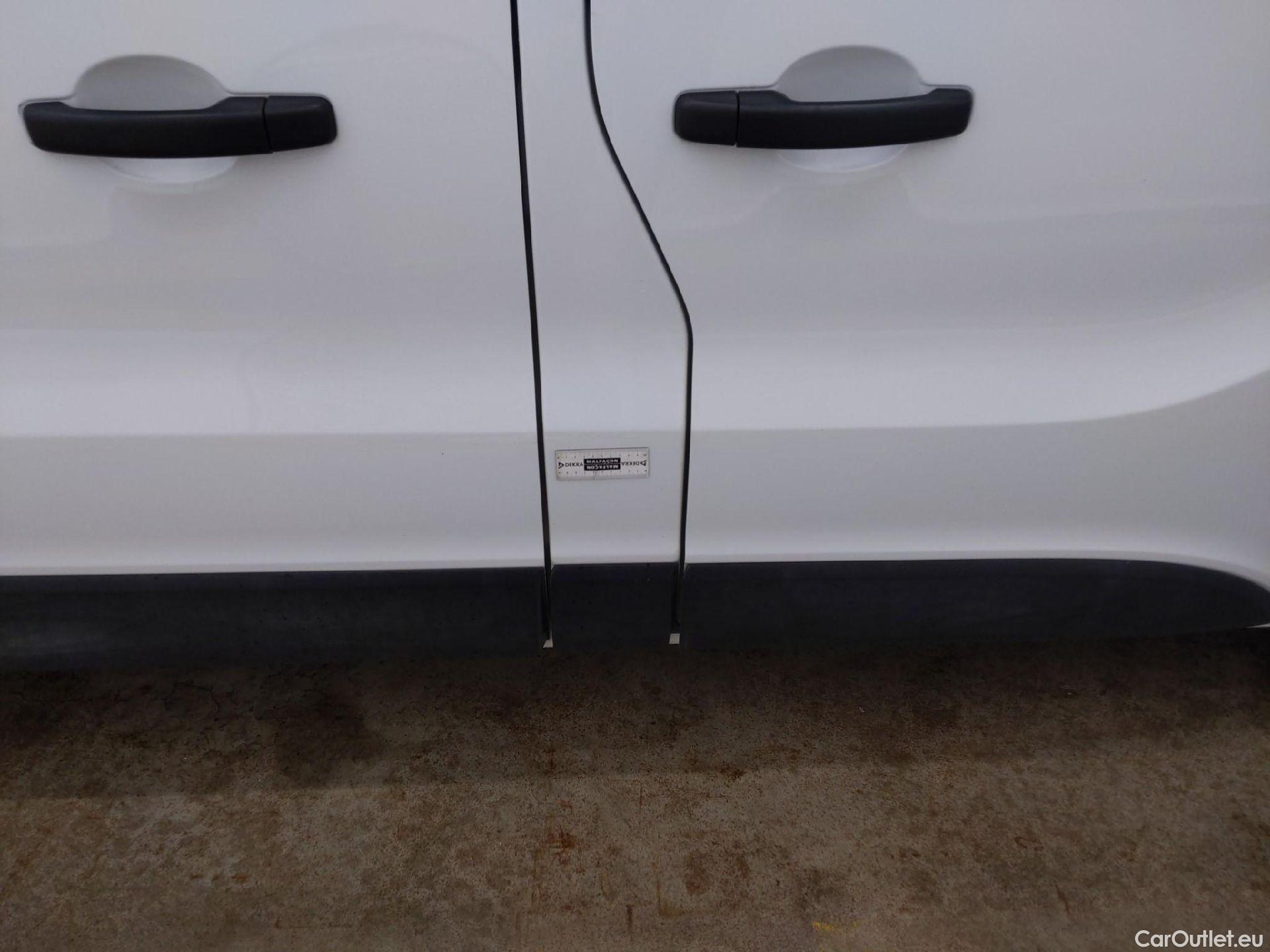  Renault  Trafic RENAULT  / 2021 / 4P / Fourgon tôlé CA GCF L1H1 3T Blue dCi 130 #24