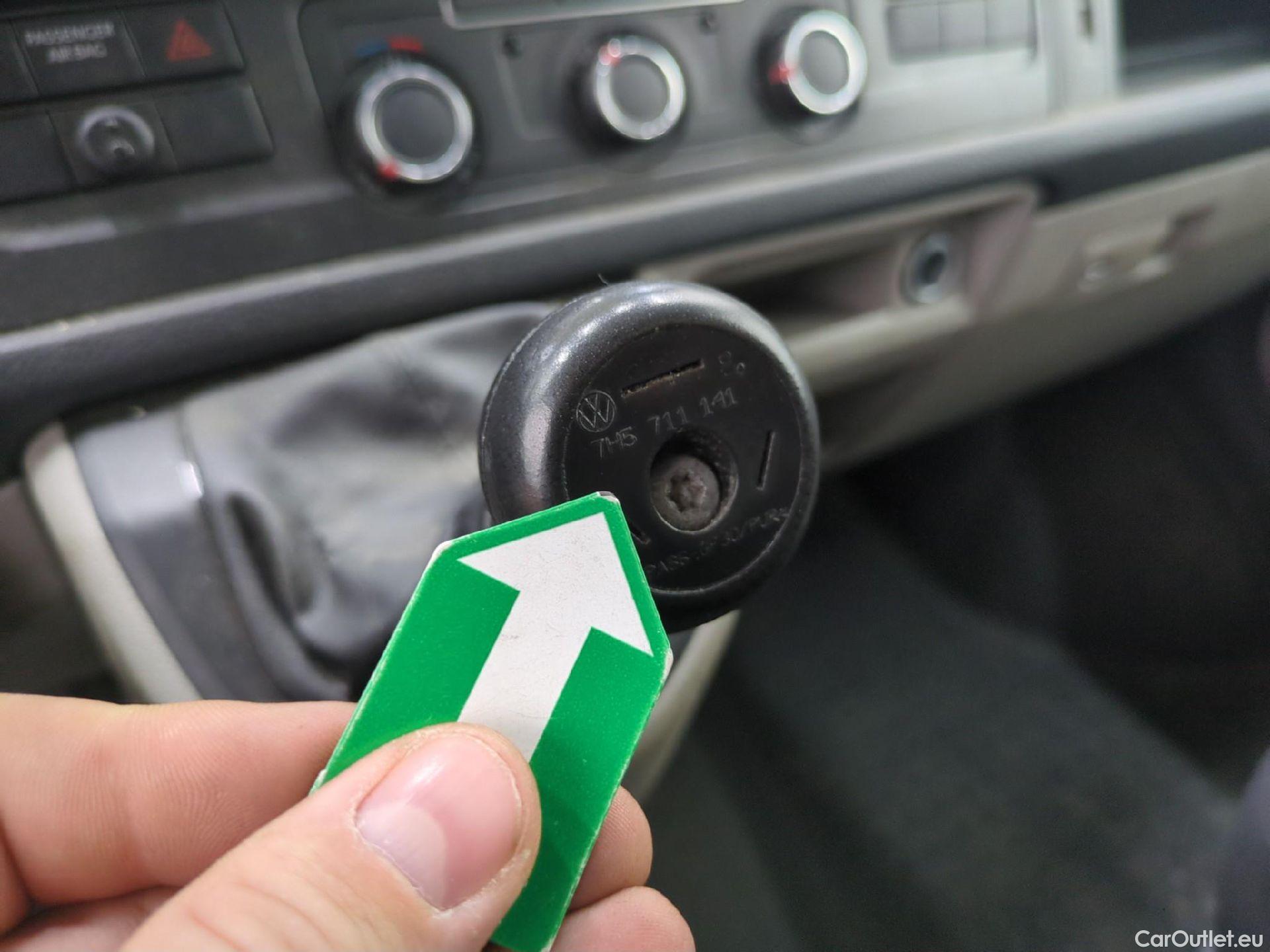  Volkswagen  Transporter T6  Fourgon 2.0 100CV BVM5 #1