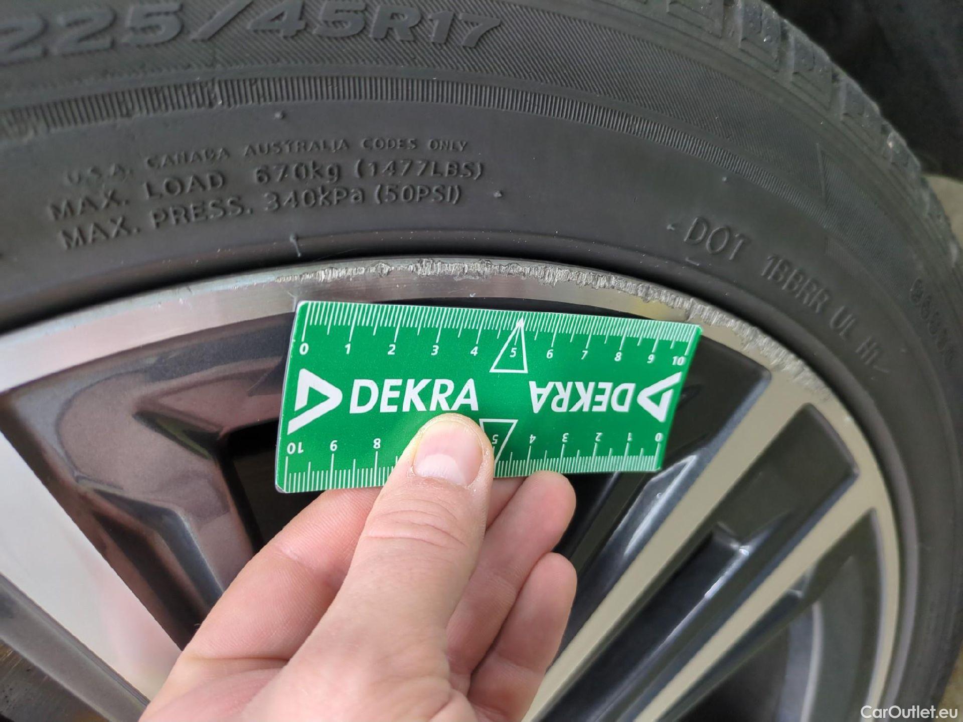  Bmw  Serie 1 1 Berline 116 d Business Design 1.5 115CV BVA7 E6d #11