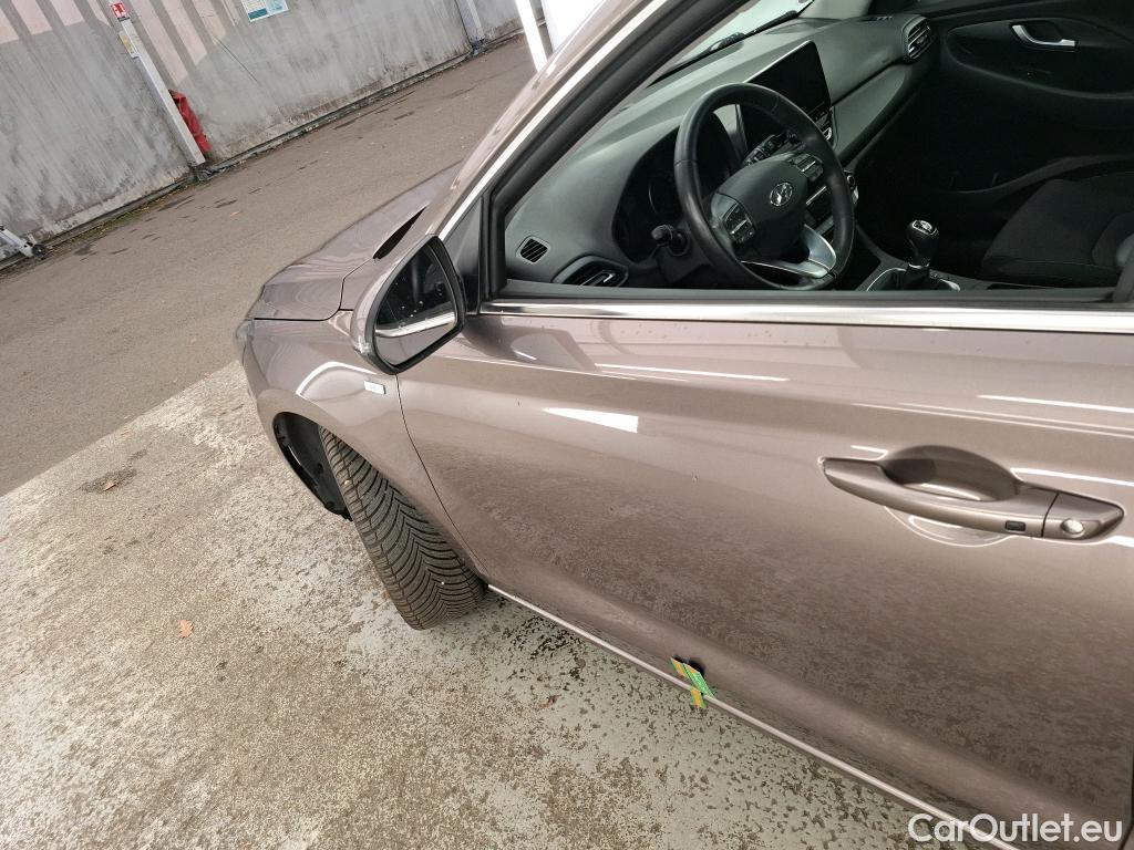  Hyundai  i30 HYUNDAI  Sport Wagon / 2020 / 5P / Break 1.0 T-GDI 120 MHEV I-MT CREATIVE SW #3