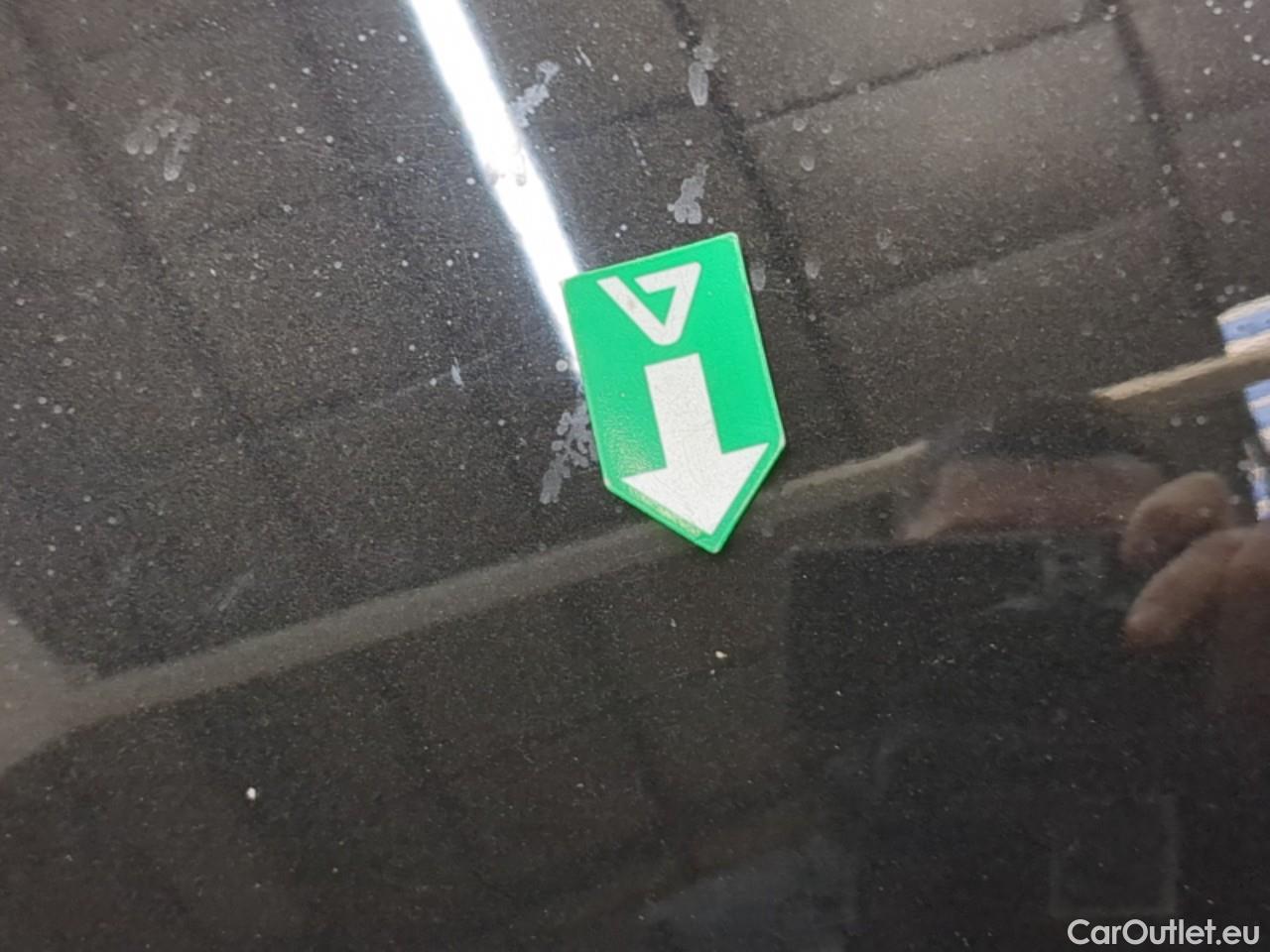  Nissan  Qashqai NISSAN  / 2021 / 5P / Crossover 1.3 MHEV 158ch Xtronic N-Style(SP) #19