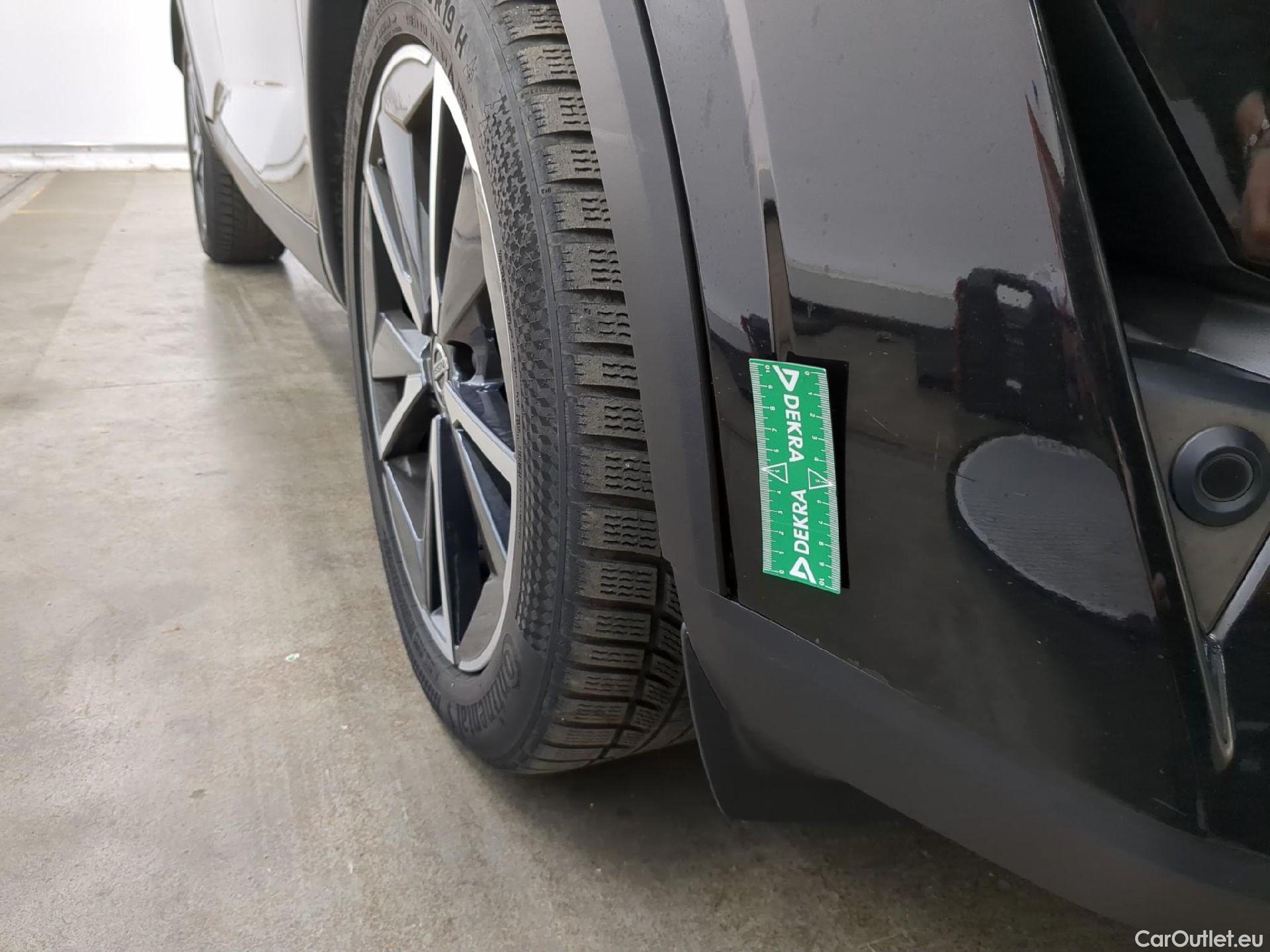  Nissan  Qashqai NISSAN  / 2021 / 5P / Crossover 1.3 MHEV 158ch Xtronic N-Style(SP) #10