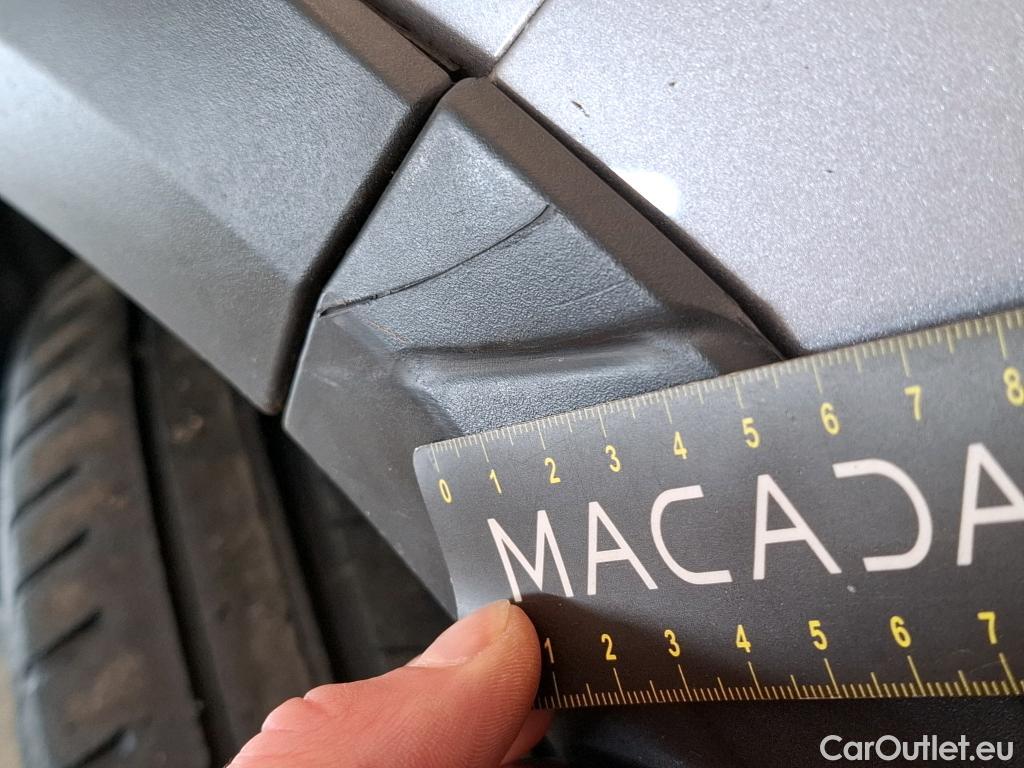  Peugeot  2008  Allure Business 1.2 PureTech 110CV BVA6 E6 #27