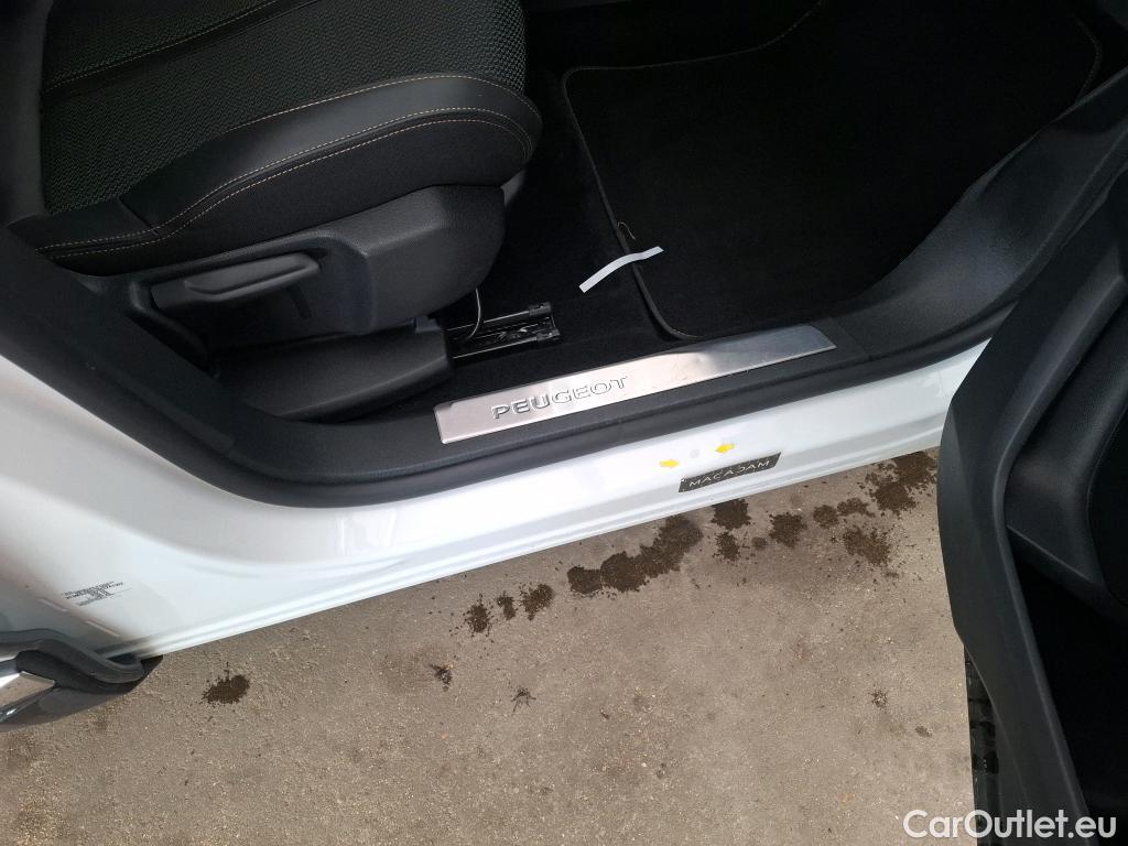  Peugeot  3008  GT 1.2 PureTech 130CV BVA8 E6d #4