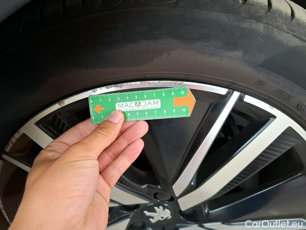  Peugeot  3008  / 2020 / 5P / SUV 1.6 HYBRID 225 E-EAT8 GT Pack / VO RECONDITIONNE / PHOTOS AVANT RECONDITIONNEMENT
 #7