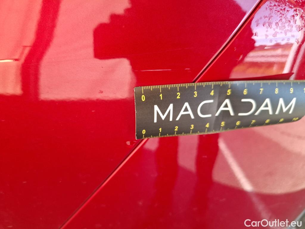  Peugeot  3008 PEUGEOT  / 2020 / 5P / SUV 1.6 HYBRID 225 E-EAT8 GT #18