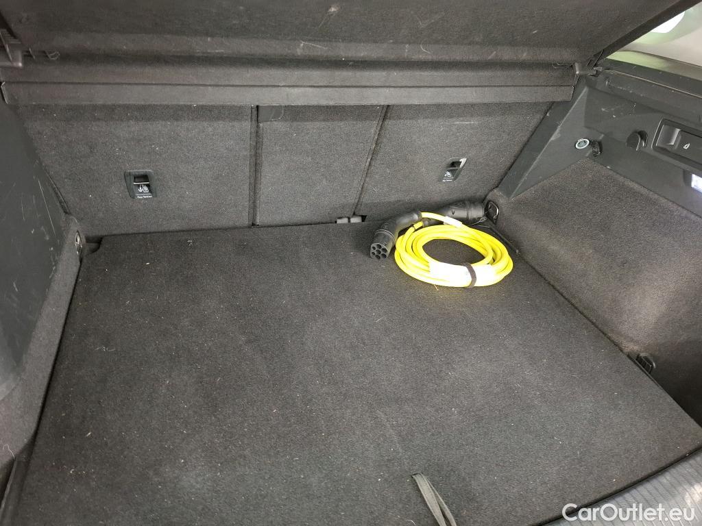  Volkswagen  Tiguan VOLKSWAGEN  / 2020 / 5P / SUV 1.4 eHybrid 245 DSG6 Life Business #10