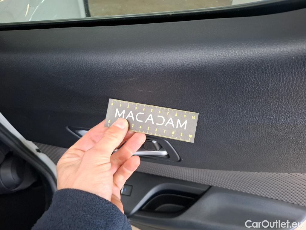  Toyota  C-HR TOYOTA  / 2016 / 5P / SUV 2.0 HYBRIDE 184 DISTINCTIVE #31