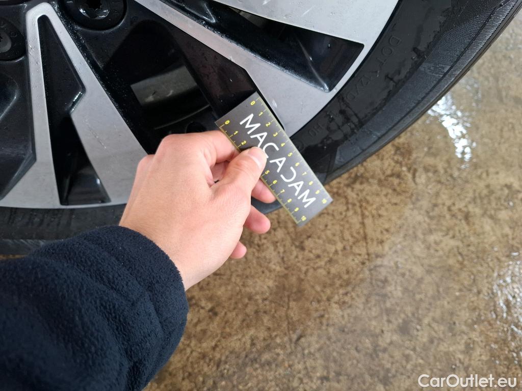  Volkswagen  Polo VOLKSWAGEN  / 2017 / 5P / Berline 1.0 TSI 95 Lounge Business #17