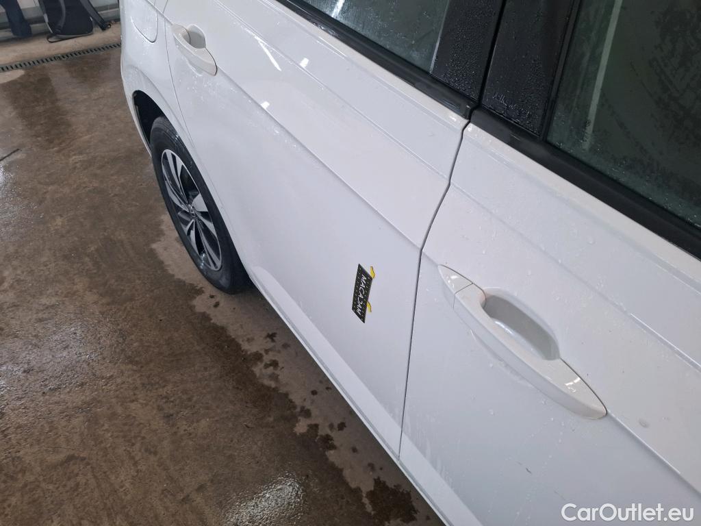  Volkswagen  Polo VOLKSWAGEN  / 2017 / 5P / Berline 1.0 TSI 95 Lounge Business #6