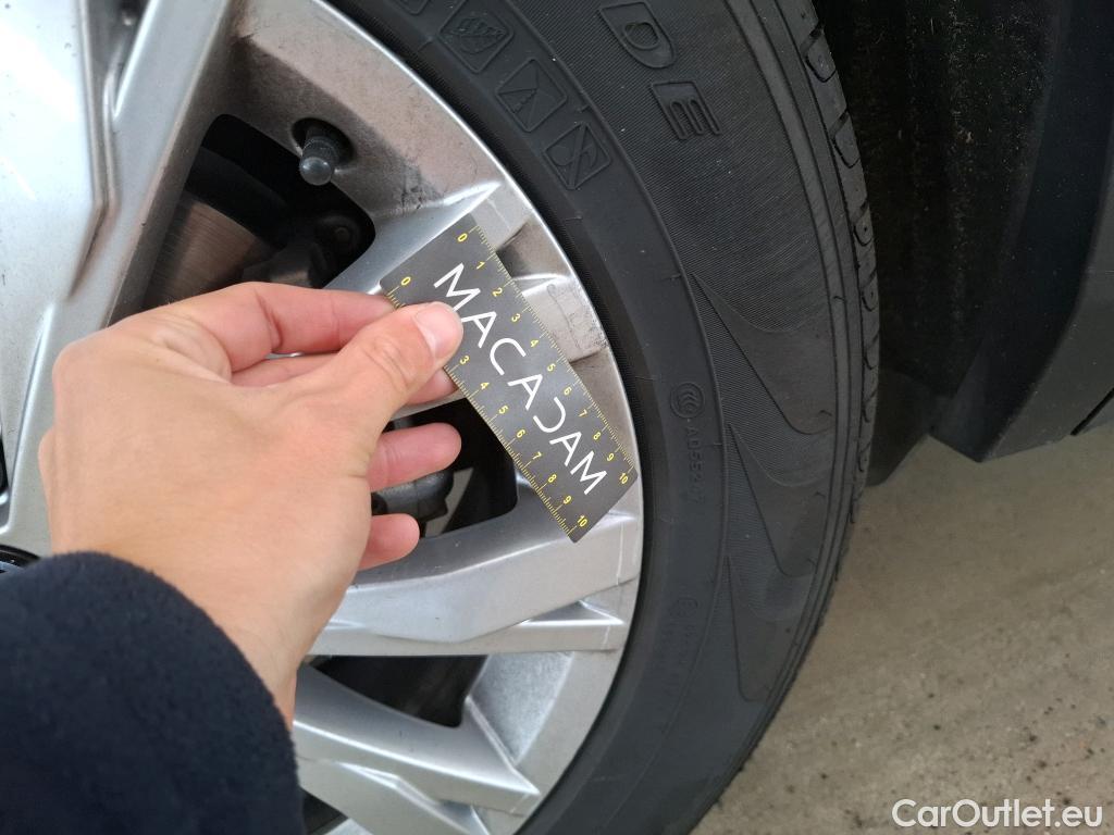  Volkswagen  Tiguan VOLKSWAGEN  / 2020 / 5P / SUV 2.0 TDI 150 DSG7 Life Business #27