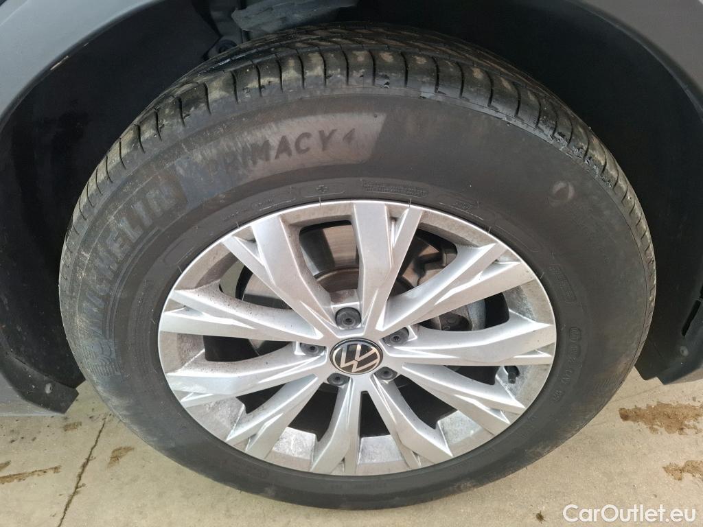  Volkswagen  Tiguan VOLKSWAGEN  / 2020 / 5P / SUV 2.0 TDI 150 DSG7 Life Business #31