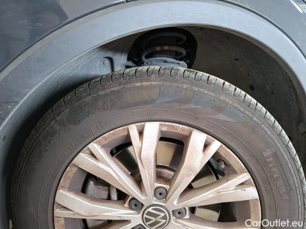  Volkswagen  Tiguan VOLKSWAGEN  / 2020 / 5P / SUV 1.4 eHybrid 245 DSG6 Life Business #13