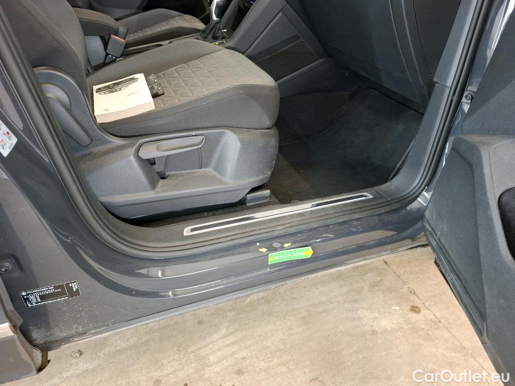  Volkswagen  Tiguan VOLKSWAGEN  / 2020 / 5P / SUV 1.4 eHybrid 245 DSG6 Life Business #15