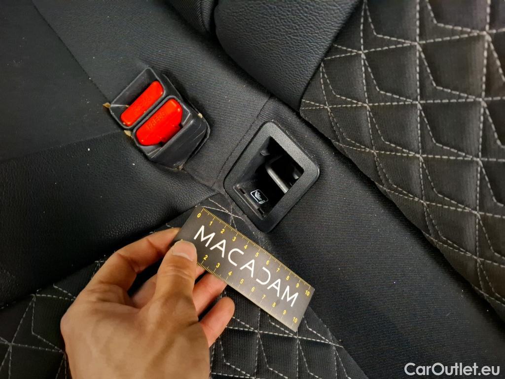  Toyota  C-HR TOYOTA  / 2016 / 5P / SUV 2.0 HYBRIDE 184 DISTINCTIVE #37