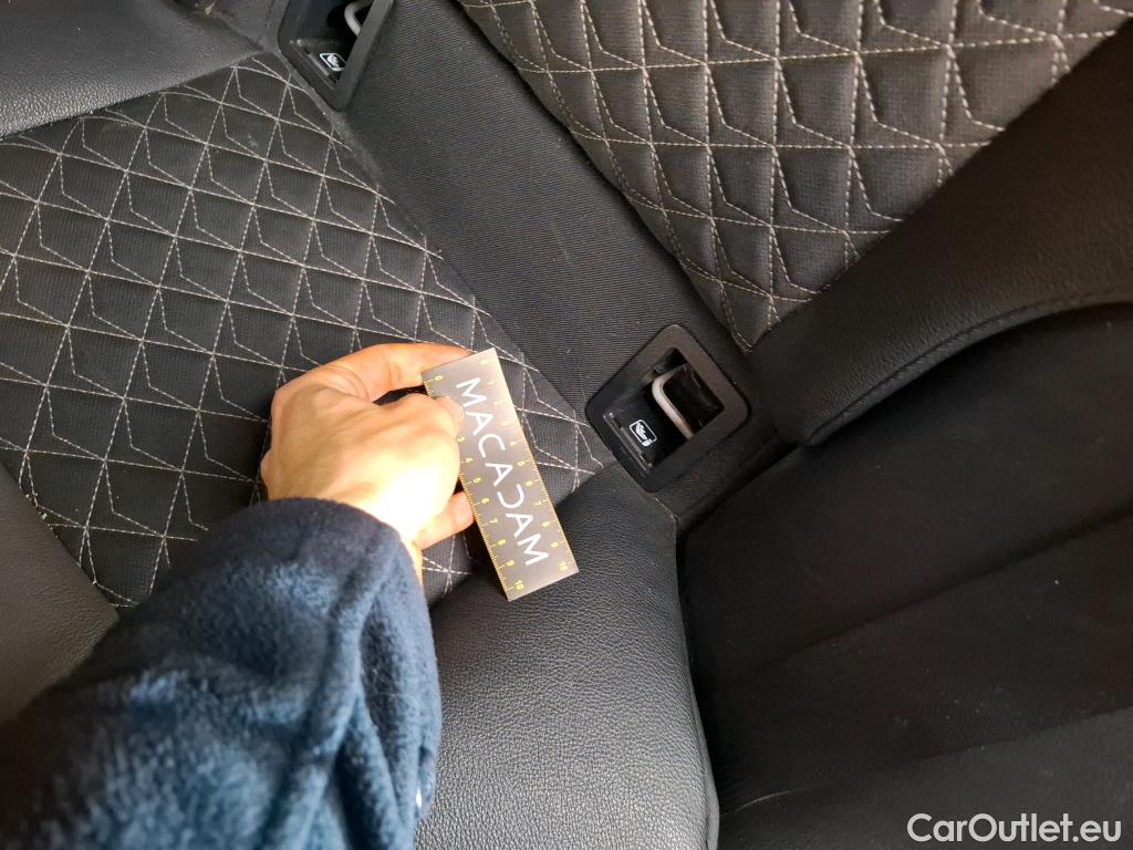  Toyota  C-HR TOYOTA  / 2016 / 5P / SUV 2.0 HYBRIDE 184 DISTINCTIVE #34