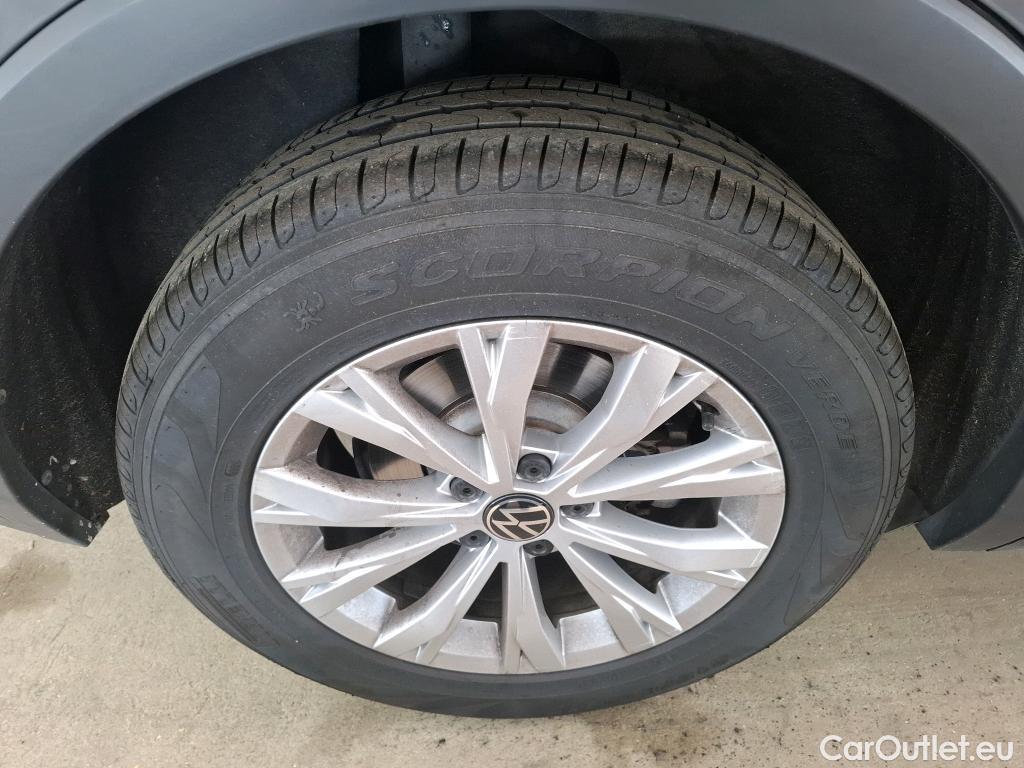  Volkswagen  Tiguan VOLKSWAGEN  / 2020 / 5P / SUV 2.0 TDI 150 DSG7 Life Business #23