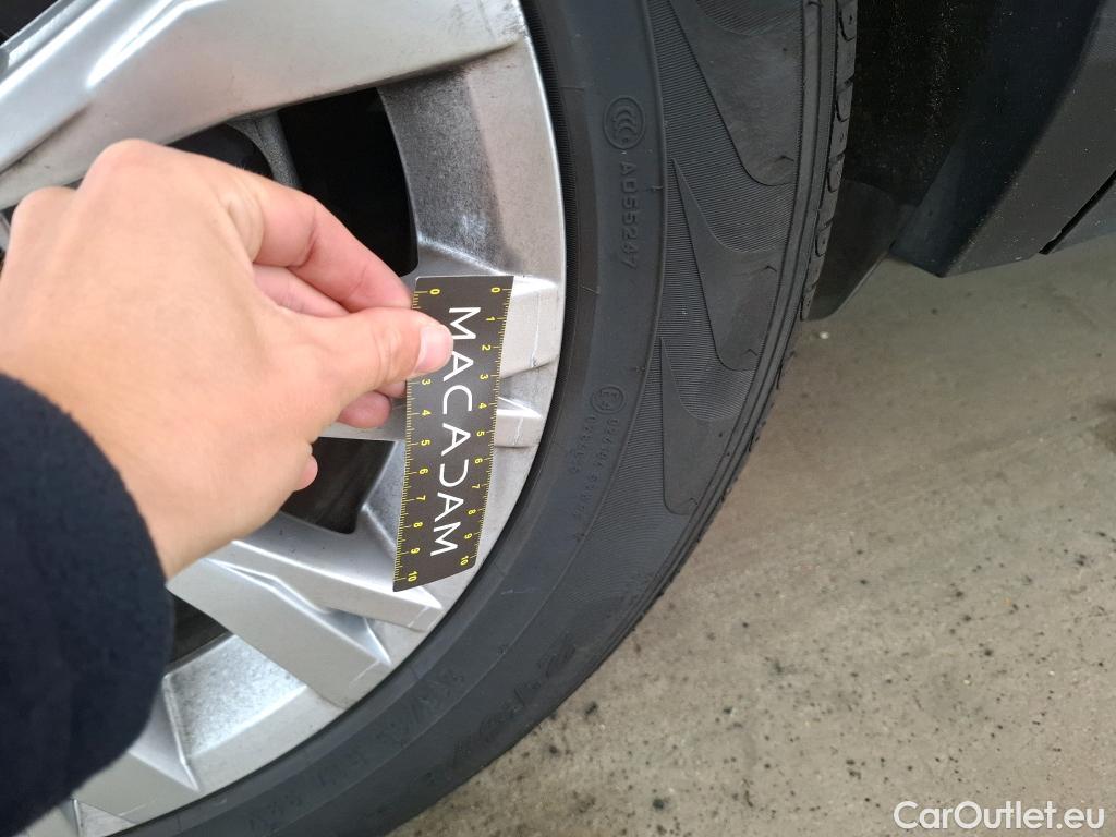  Volkswagen  Tiguan VOLKSWAGEN  / 2020 / 5P / SUV 2.0 TDI 150 DSG7 Life Business #26