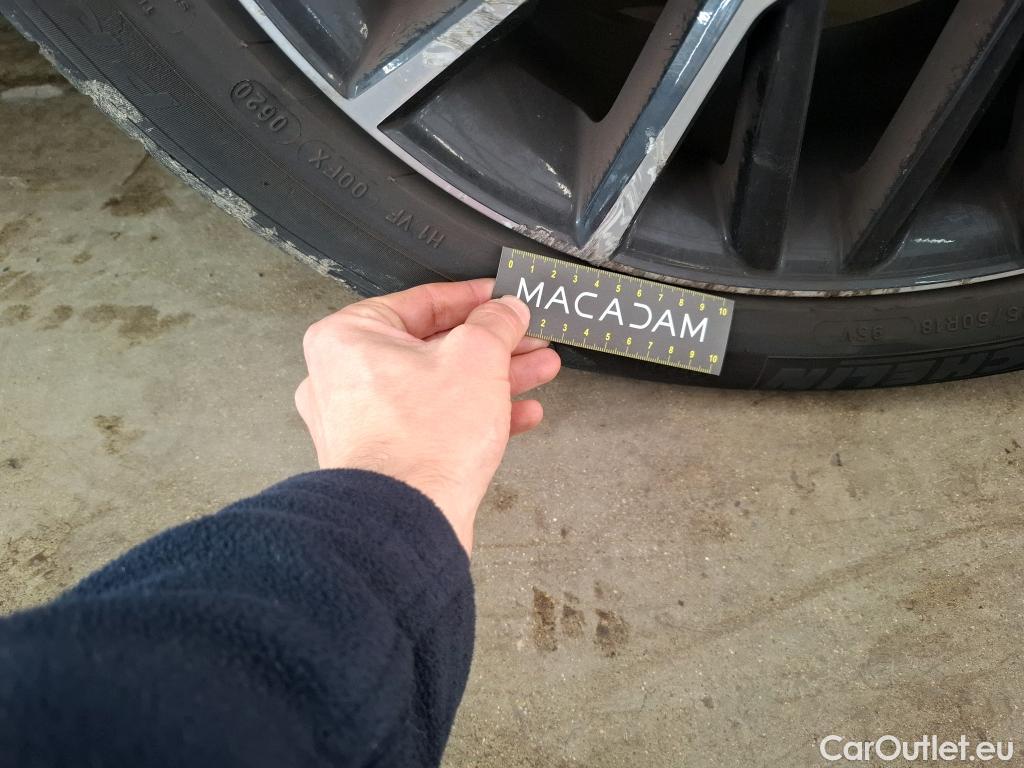  Toyota  C-HR TOYOTA  / 2016 / 5P / SUV 2.0 HYBRIDE 184 DISTINCTIVE #15