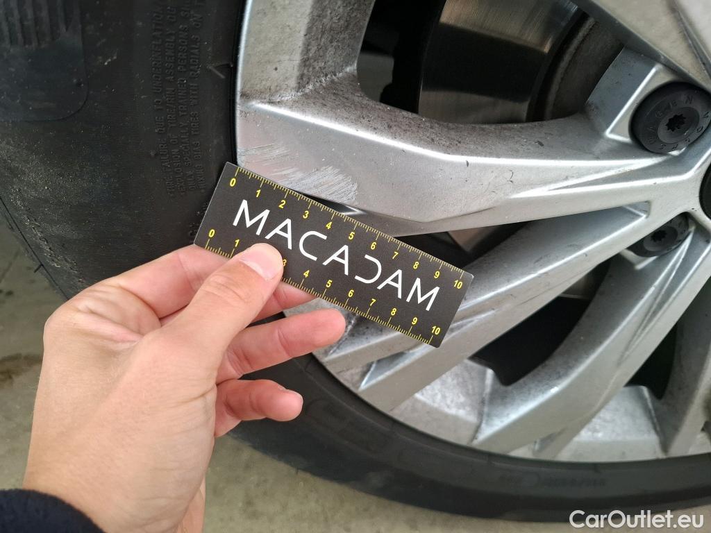  Volkswagen  Tiguan VOLKSWAGEN  / 2020 / 5P / SUV 2.0 TDI 150 DSG7 Life Business #32