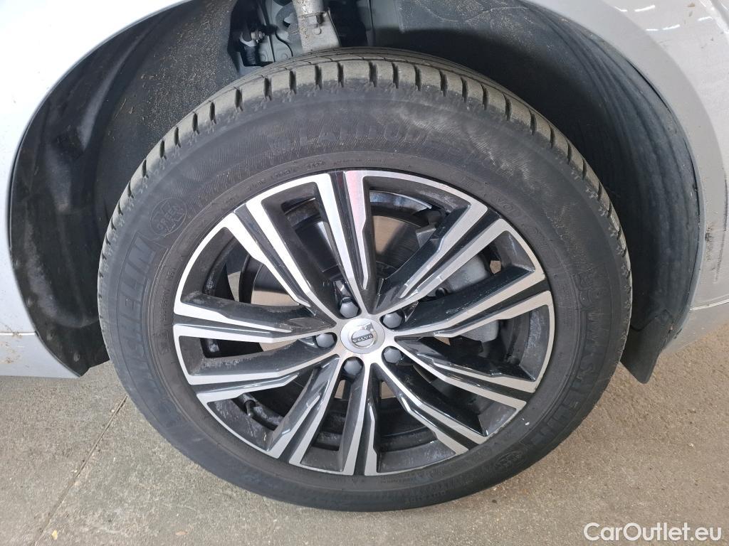  Volvo  XC60 VOLVO  / 2021 / 5P / SUV B4 197 GearTronic 8 Inscription #23