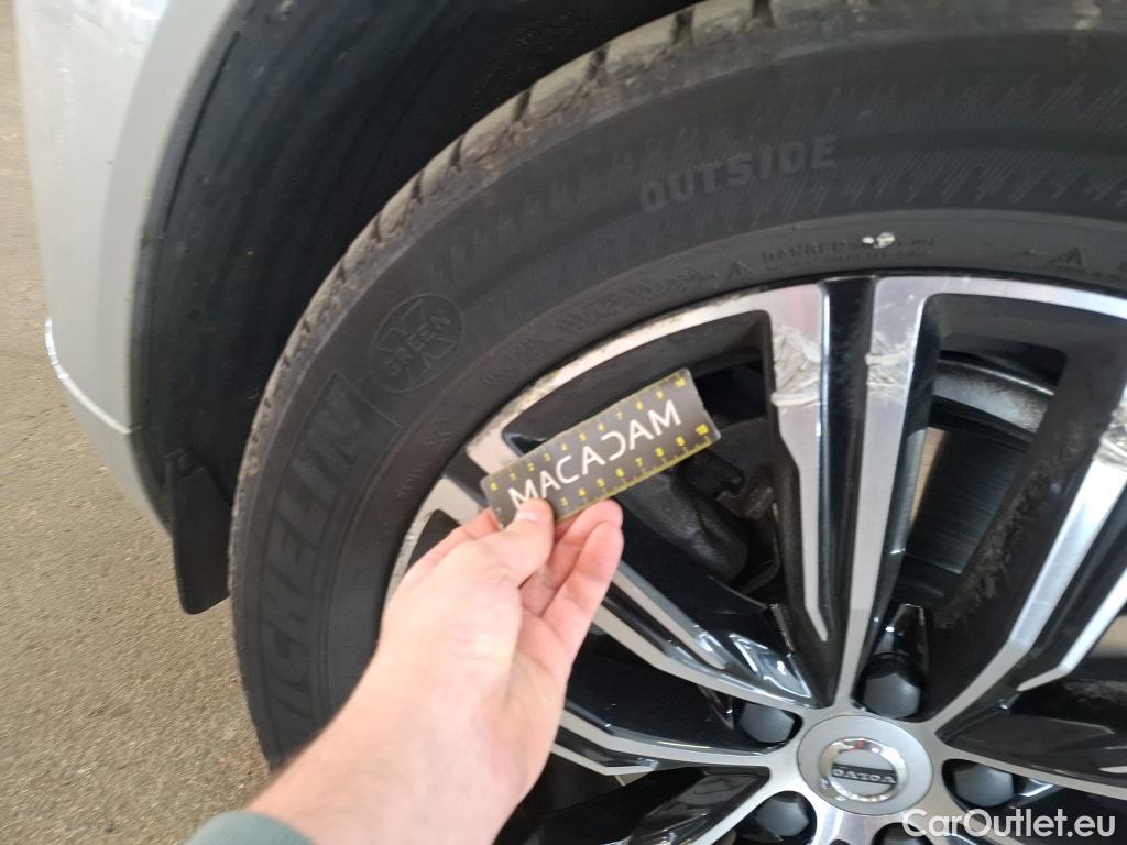  Volvo  XC60 VOLVO  / 2021 / 5P / SUV B4 197 GearTronic 8 Inscription #18