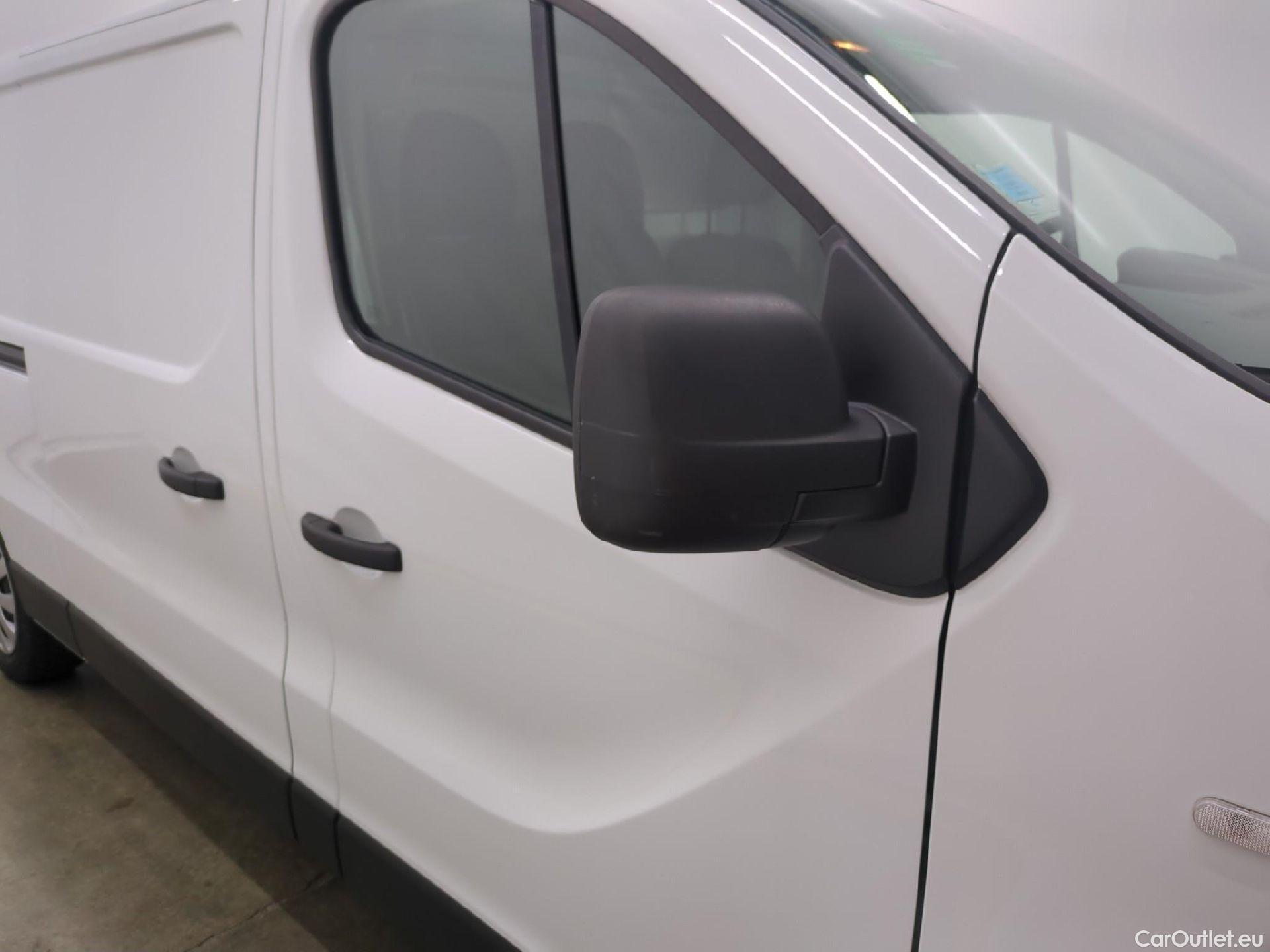  Renault  Trafic RENAULT  VU 4p Fourgon FG GCF L2H1 1300 dCi 120 #28