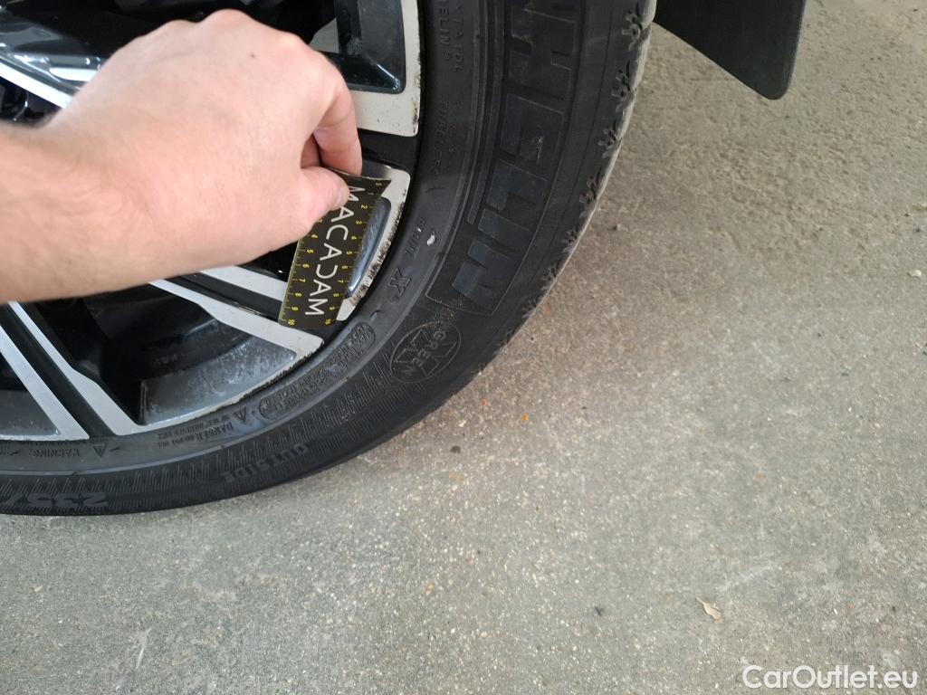  Volvo  XC60 VOLVO  / 2021 / 5P / SUV B4 197 GearTronic 8 Inscription #26