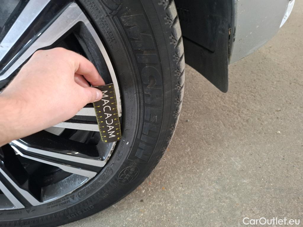  Volvo  XC60 VOLVO  / 2021 / 5P / SUV B4 197 GearTronic 8 Inscription #25