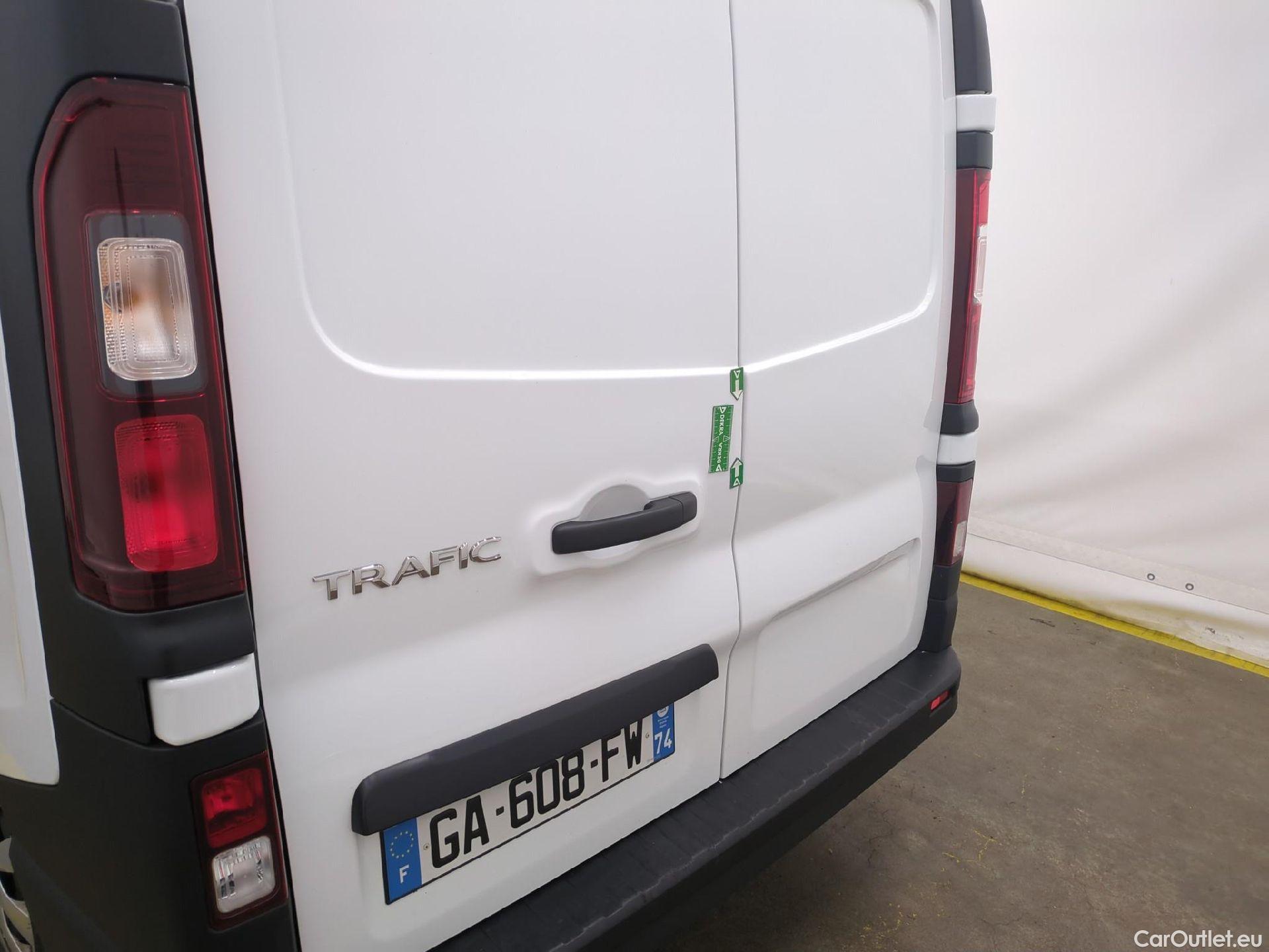  Renault  Trafic RENAULT  VU 4p Fourgon FG GCF L2H1 1300 dCi 120 #18