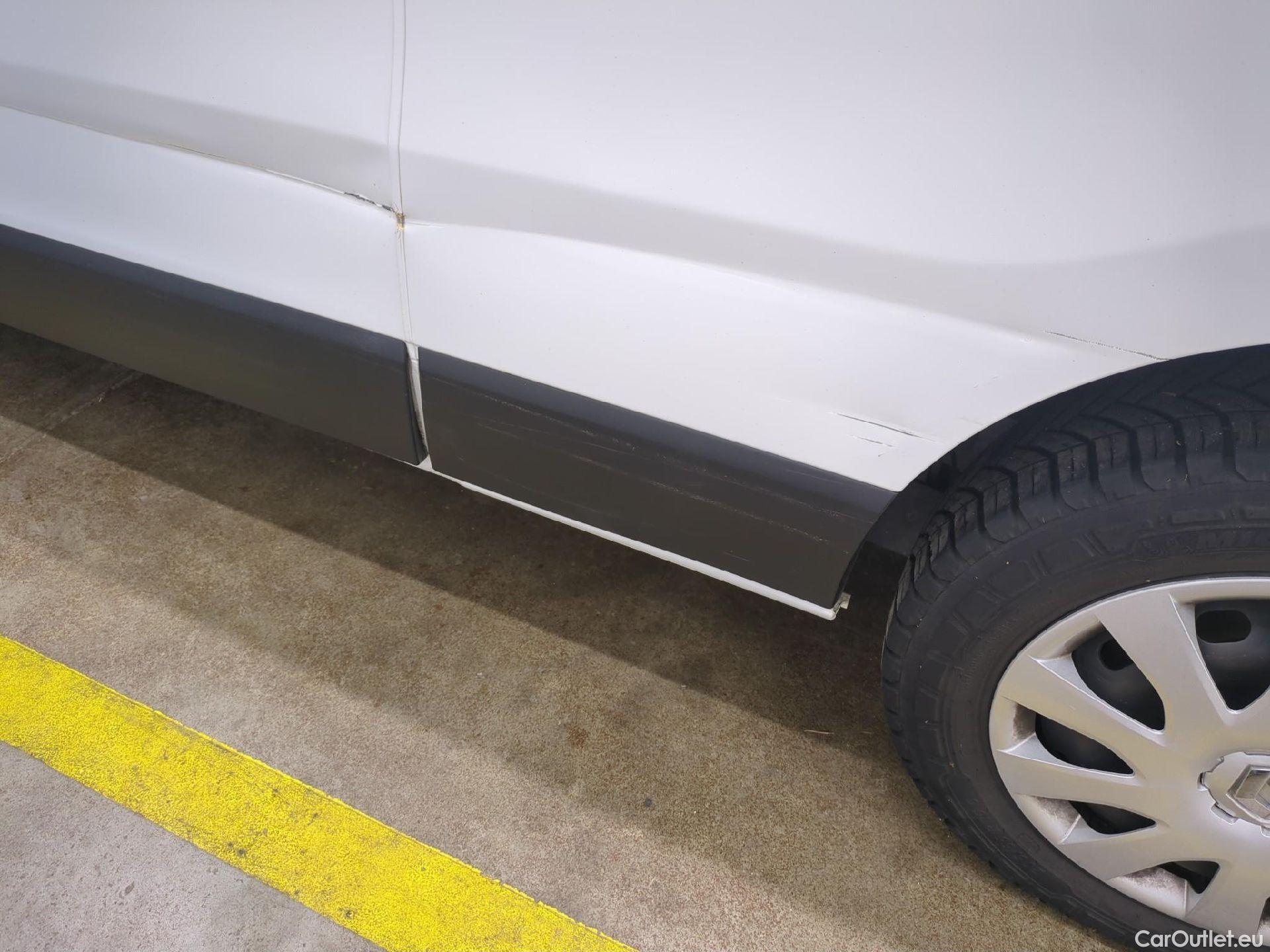  Renault  Trafic RENAULT  VU 4p Fourgon FG GCF L2H1 1300 dCi 120 #14