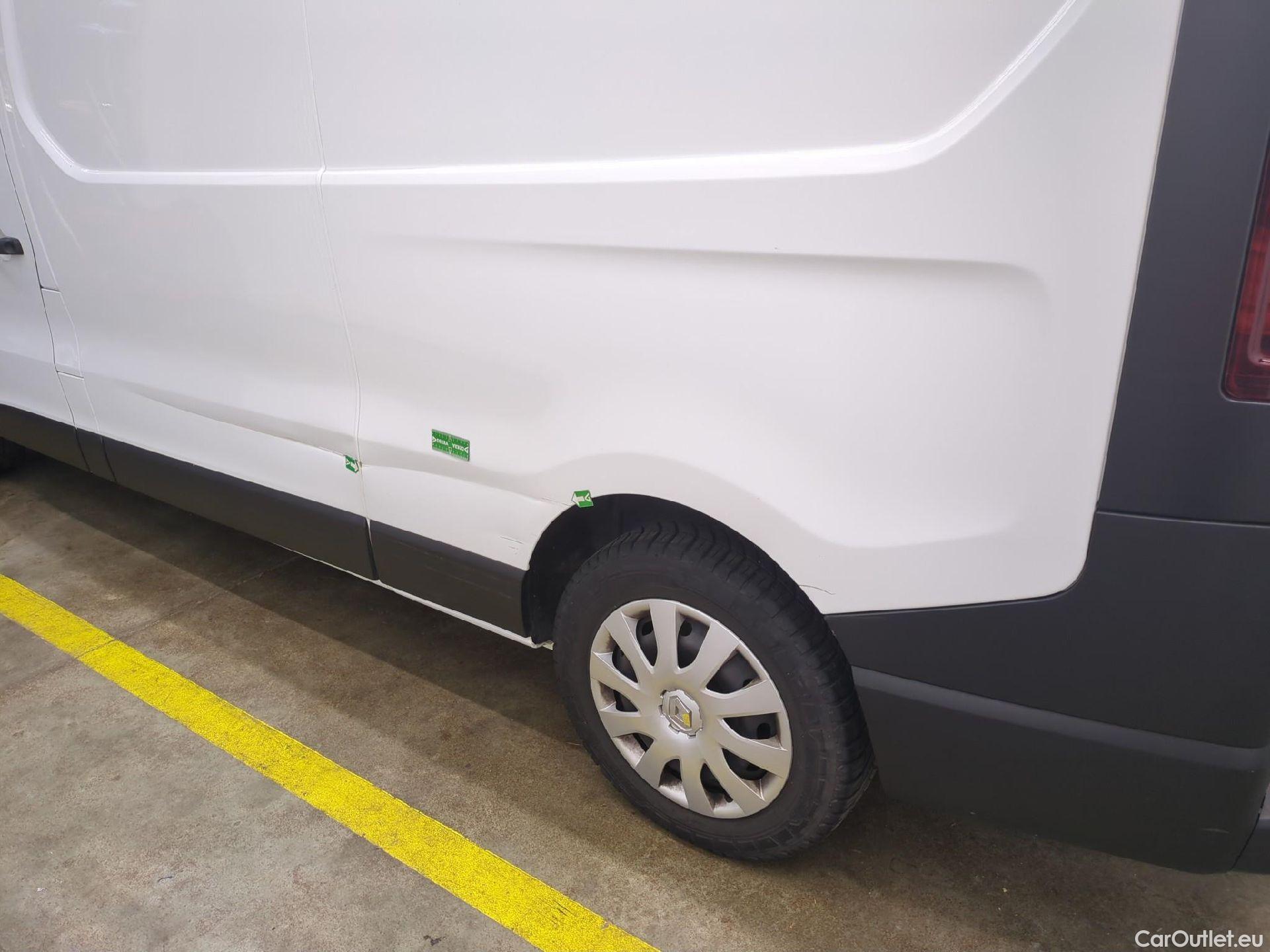  Renault  Trafic RENAULT  VU 4p Fourgon FG GCF L2H1 1300 dCi 120 #11